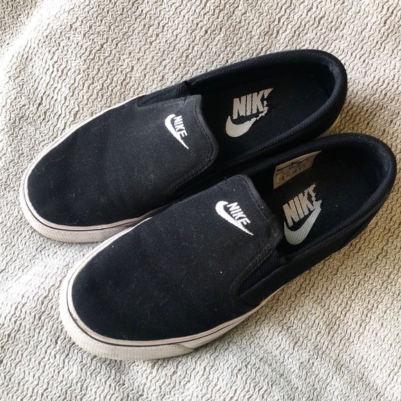 Nike Shoes - Nike Canvas Slip Ons